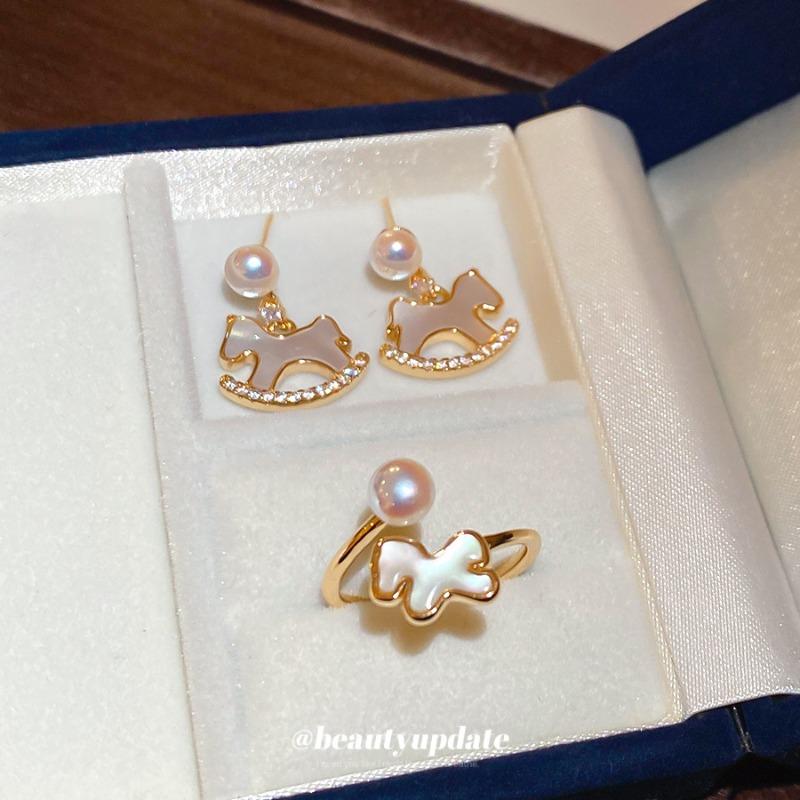 Real gold electroplated pony pearl stud earrings, natal year retro elegant jewelry set, light luxury and high-end jewelry.