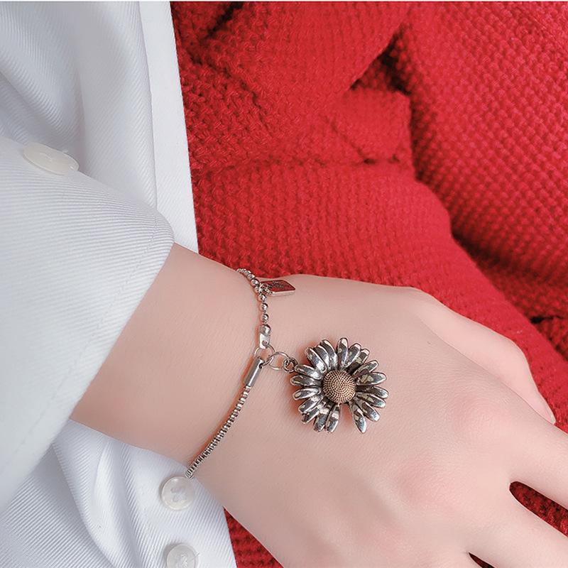 Small daisy necklace pendant Korean sun flower clavicle chain simple female  pendant jewelry
