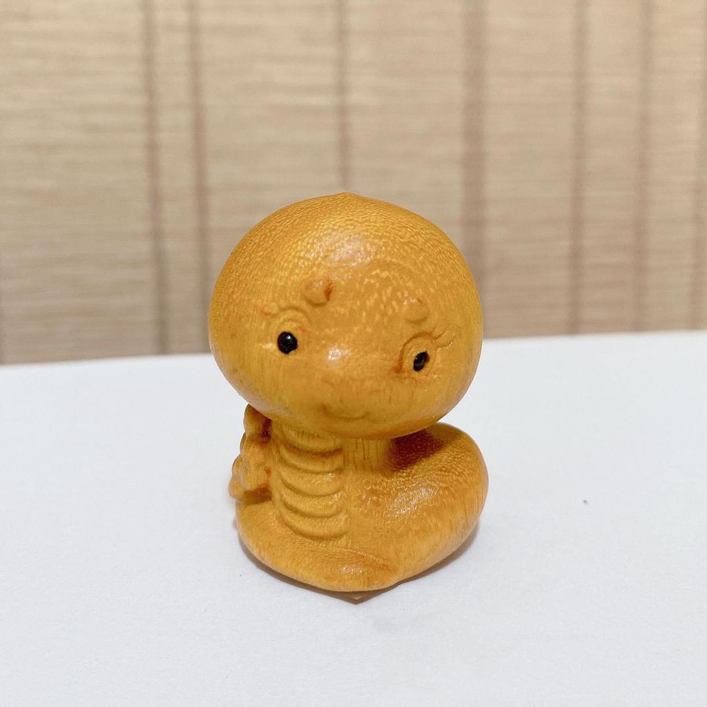 Handheld Zodiac Animal Thuja Wood Carvings: Cute Office Desk Healing Gifts