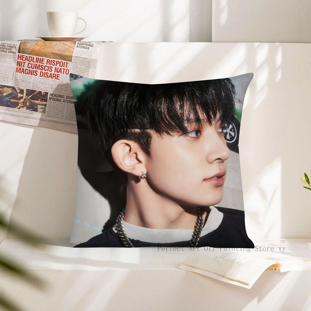 1 szt. Koreańska Grupa Kpop HEESEUNG Poszewka na Poduszkę Kwadratowa Poszewka na Poduszkę Dekoracja Sypialni Sofy Pokoju Codzienna Poszewka na Poduszkę