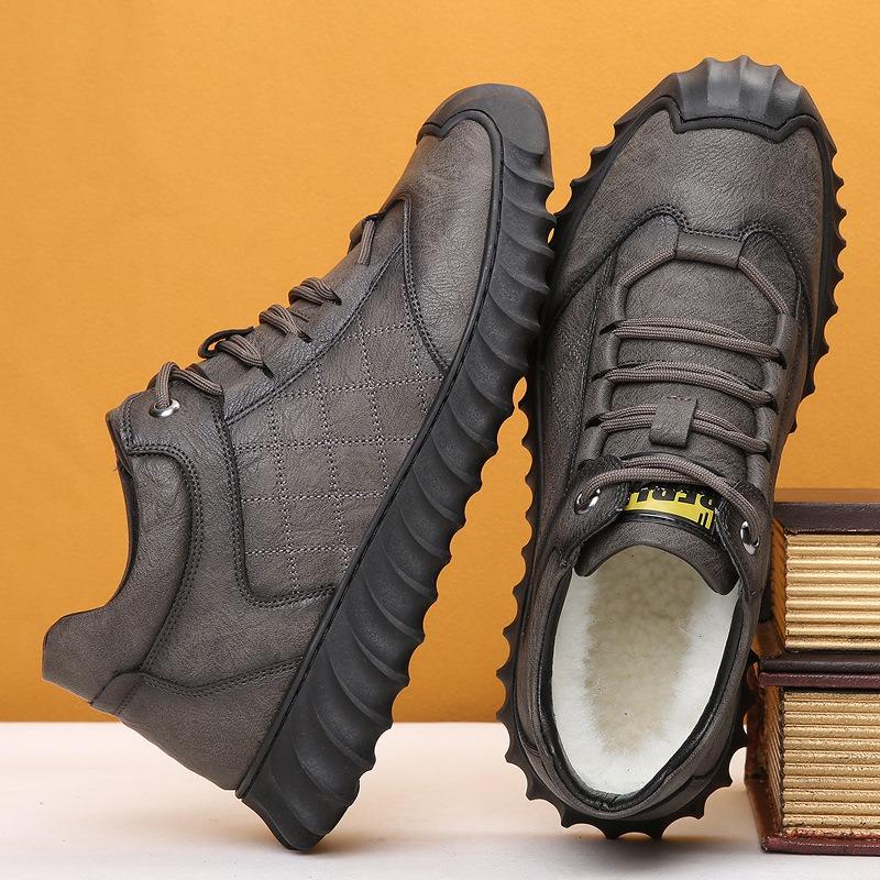 New Winter Men's Shoes Genuine Leather Velvet Thickened Warm Cold and Non-slip Outdoor Casual Leather Shoes Men's Cotton Shoes