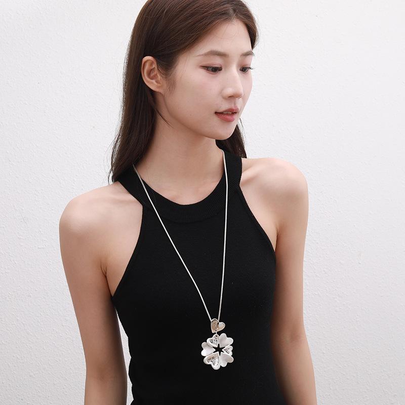 Long Necklace Metal Exaggerated Ladies Necklace Jewelry Premium Felt Gold Necklace