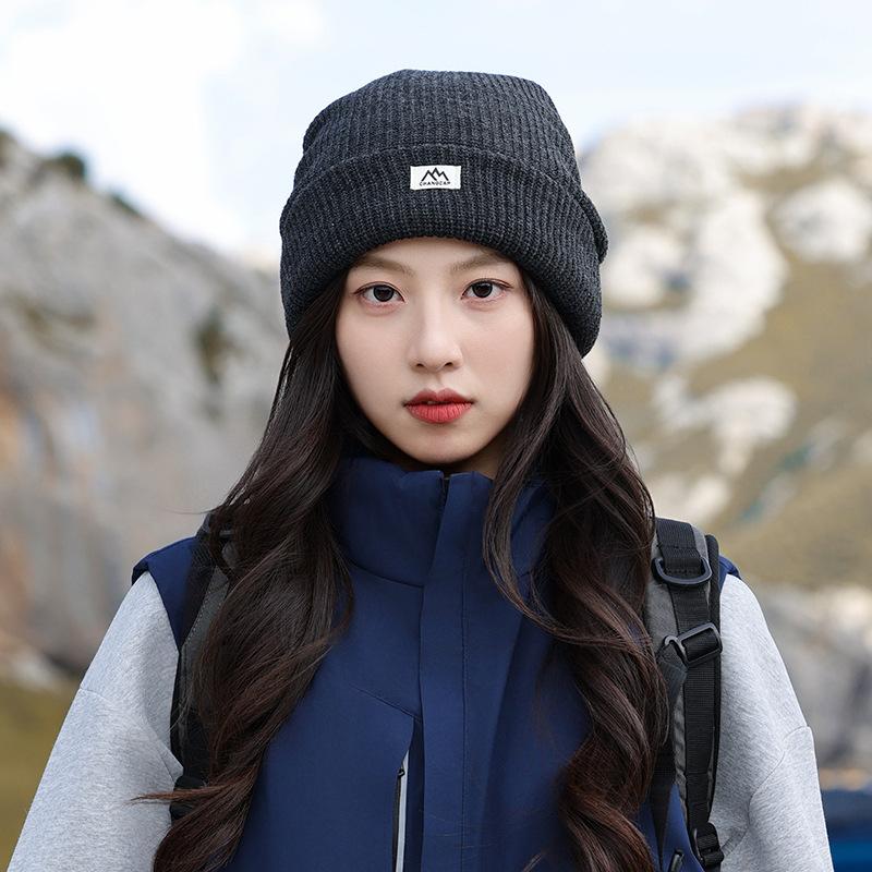 Autumn and Winter Warm Knitted Hats for Men and Women Outdoor Mountaineering and Hiking Ear Protection Pullover Hats Fashionable Commuting Woolen Hats