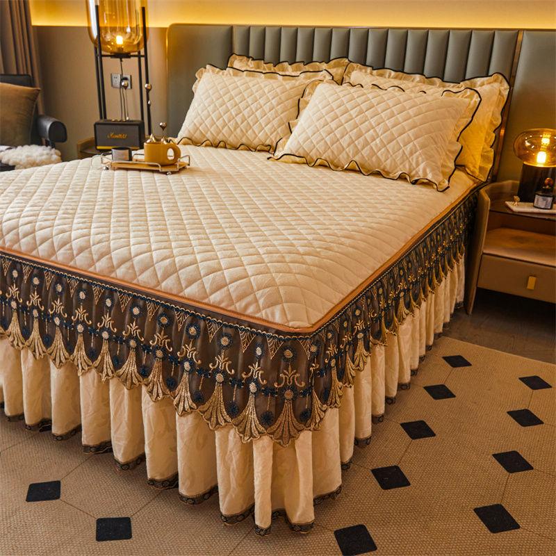 3pcs Solid Color Skin-friendly Sandwiched Diamond Grid Flower Quilted + Raised Lace Layer with Belt Bed Skirt Kit 1pc Bed Skirt + 2 Pillowcases
