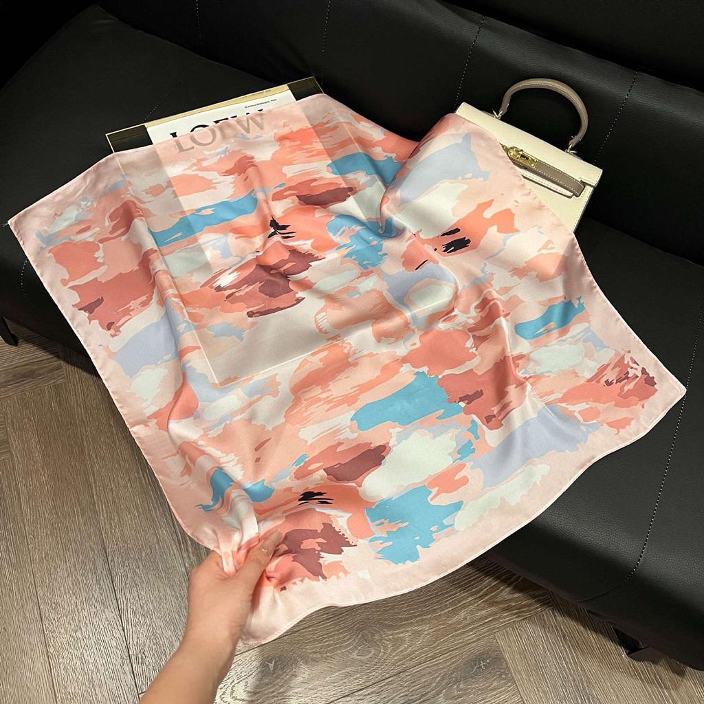 Simulated silk women's small square scarf, Korean cashew nut leopard print small silk scarf, headscarf, four-season scarf, professional scarf.