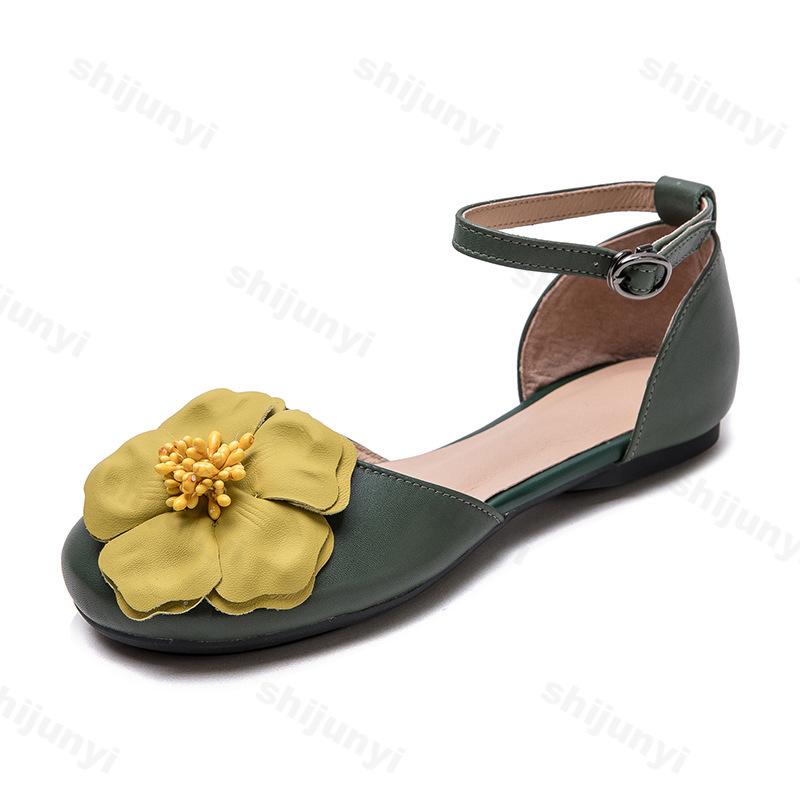 Fashion 2025 Summer New Elegant Flower Design Casual Flat Sandals for Women Retro Fashion Comfortable Versatile Flats Lightweight Pumps