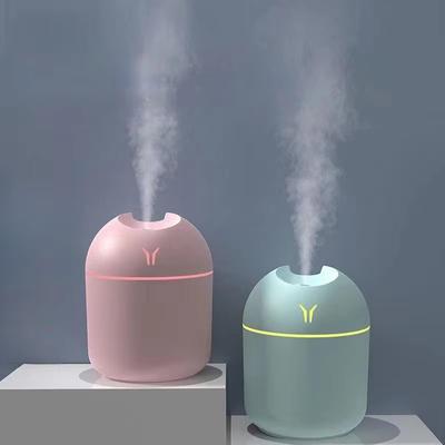 250ML USB Mini-Luftbefeuchter Aroma Diffusor für ätherische Öle für Zuhause und Auto Ultraschall Stumm Nebel Maker Diffusor mit LED-Farblampe