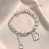 Bracciale con ciondolo a forma di lettera D con zirconi incastonati, gioiello alla moda e lussuoso adatto per accessori delicati da donna