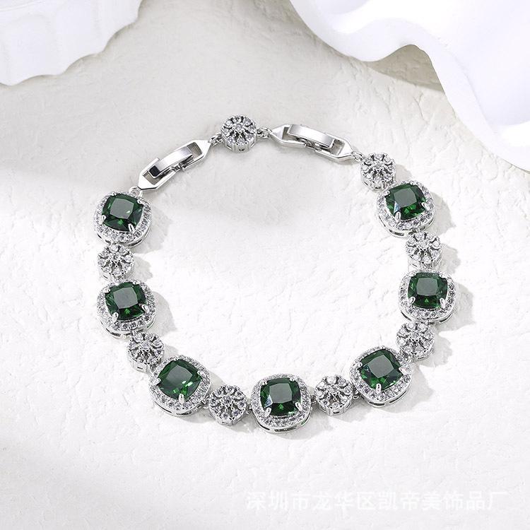 European and American advanced square princess fashion zircon bracelet female square inlaid luxury zircon bracelet.