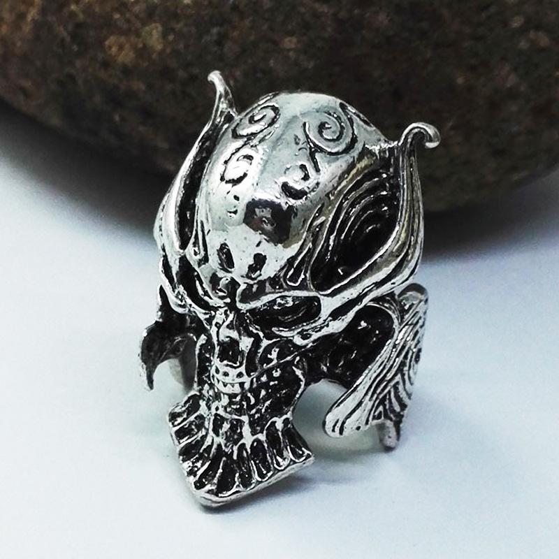 Pánský prsten z nerezové oceli s lebkou vlka a válečnou helmou