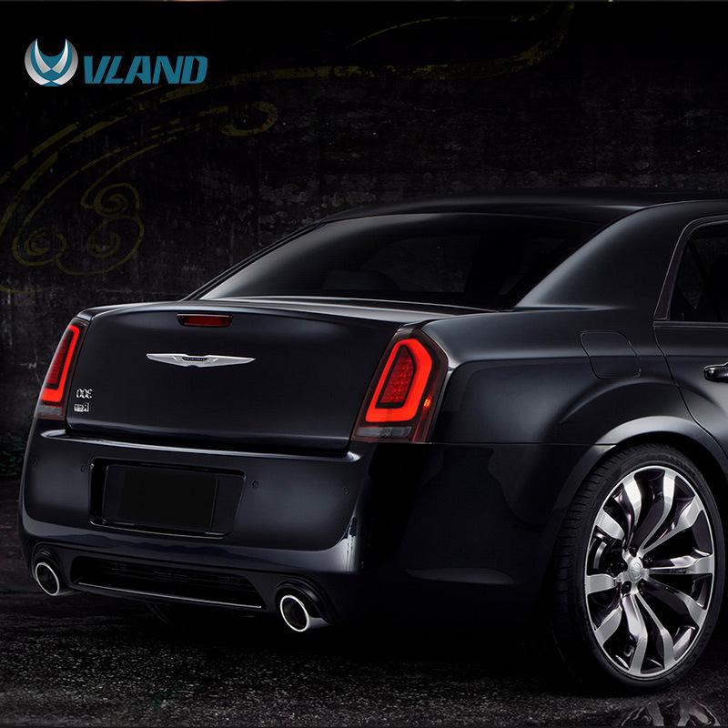 LED Taillight Assembly with Flowing Turn Signal for 11-14 Chrysler 300C