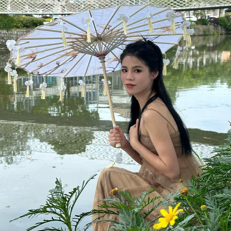 1PC Umbrella 70/82CM Oil Paper for Women Girl Performance Photo Props Antique Umbrella Parasol Satin Cloth Tassel