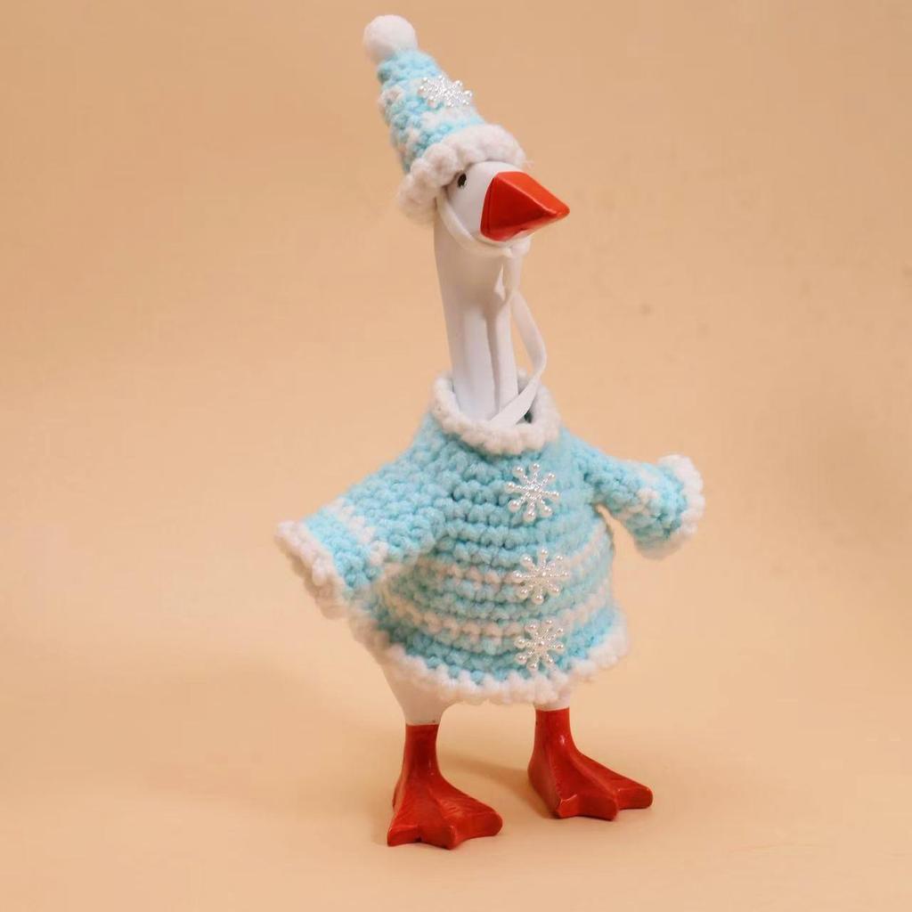 Valentine's Pearl Desktop Goose Set with Mini Knitted Hat & Adjustable Wings Clothing