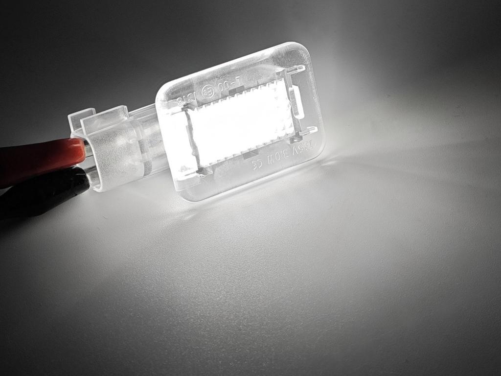 2 Pcs LED License Plate Lamps 550lm Compatible with Volvo C30, V70, XC70, XC90 12V Off-Road