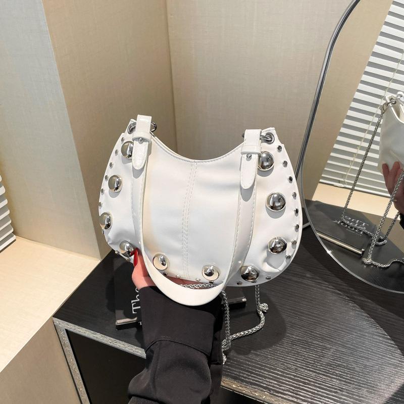 

Wind rivet underarm bag women s new high-end retro shoulder messenger bag chain bag белый