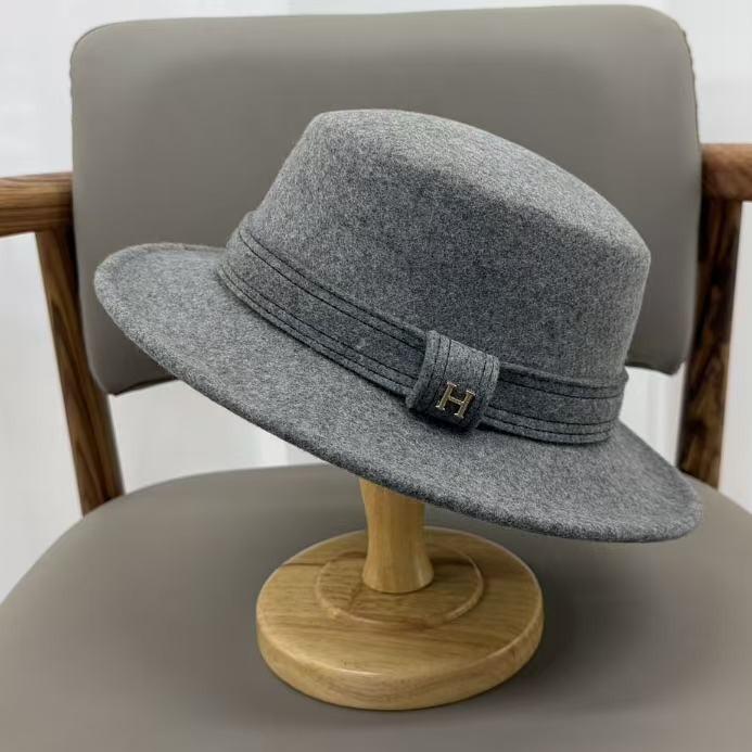 European and American Style Autumn and Winter% Wool Hat Female British Celebrity Flat Top Top Hat Elegant and Versatile Hepburn Style Basin Hat Tide