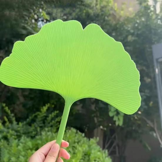 2Pcs Ginkgo Leaf Shape Handheld Fan, Decorative Leaf Hand Fan, Portable Lightweight Summer Cooling Fan, Party Favors for Men Women