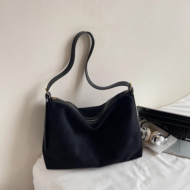 Suede Bag Women's Large Capacity 2025 New Autumn and Winter Matte Retro Messenger Bag Casual Commuter Tote Bag