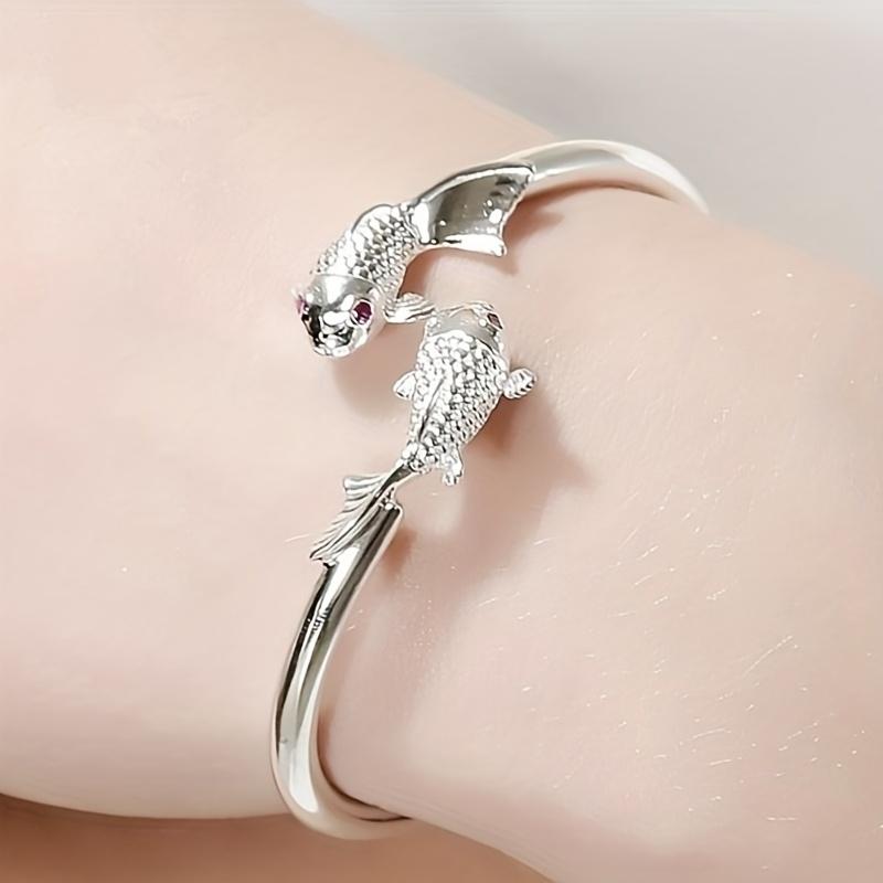 1 stk Nytt Lucky Koi Small Fish armbånd, menns mote for kvinner, allsidig enkelt armbånd, smykker utsøkt gave