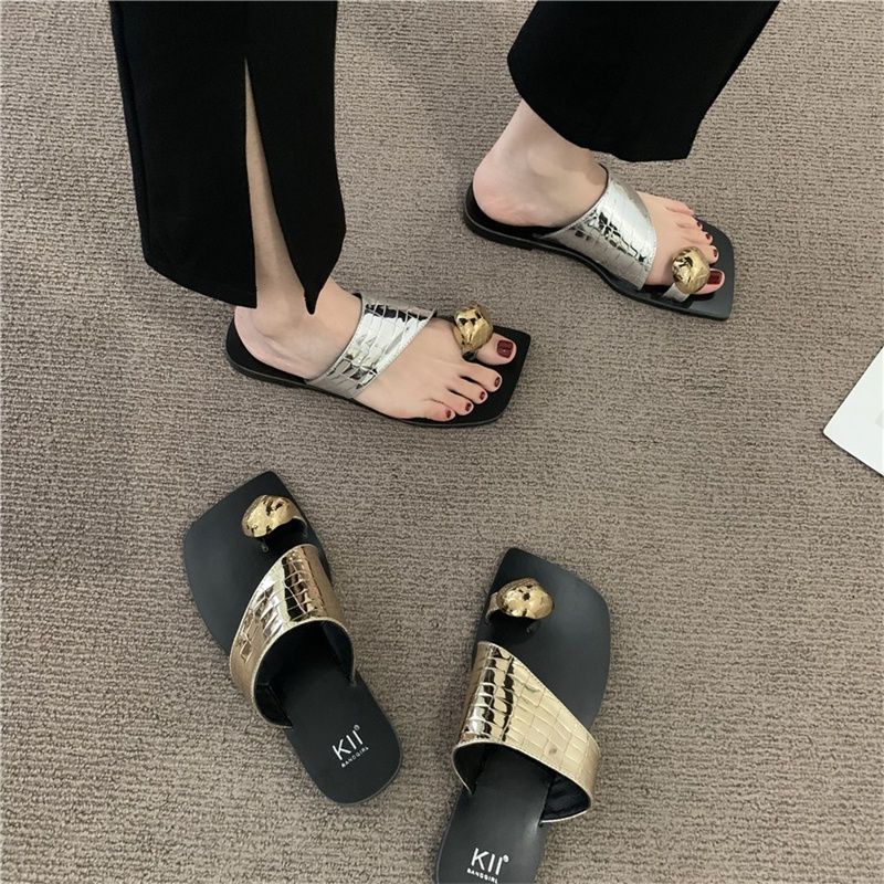 Square Head Metal Buckle Toe Slippers Women's Summer Wear Flat Bottom Thin Personality Set Toe Roman Sandals Women's Shoes