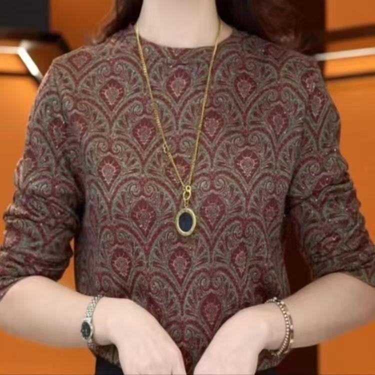 Elegant Autumn-Winter Long Sleeve Round Neck Top: Fashionable, Warm, and Age-Defying for Middle-Aged and Elderly Women.