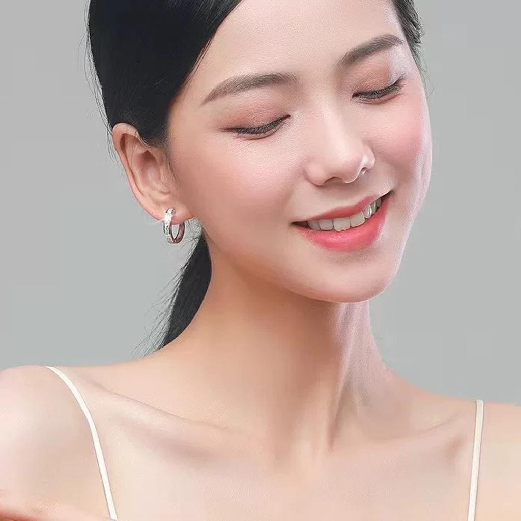 Fashionable Sparkling Diamond-Inlaid Ear Cuff For Men And Women, Lightweight Luxury Earrings With Versatile Stylish Design, Perfect As Holiday Gifts