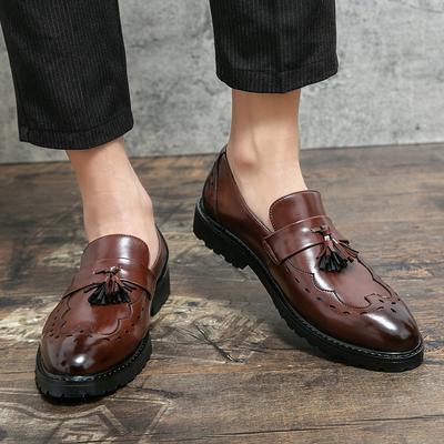 Pánské hnědé kožené boty značky Casual Pánské Nový britský styl Střapcové mokasíny Módní trendy Silná podrážka Pohodlné boty na řízení