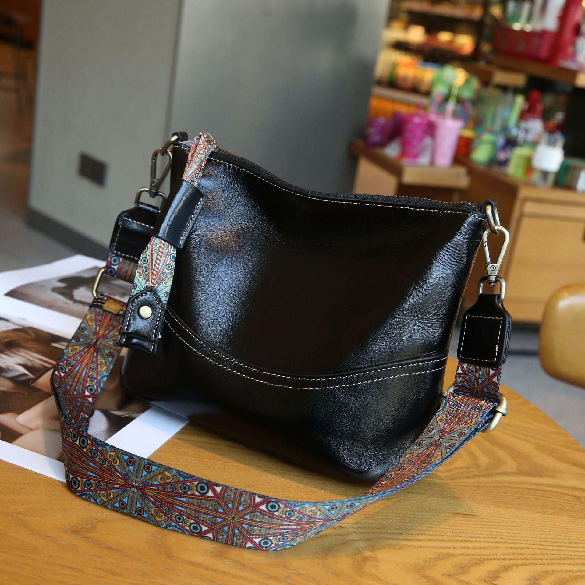 

Женская сумка на одно плечо Женская сумка Модная сумка большой вместимости чёрный