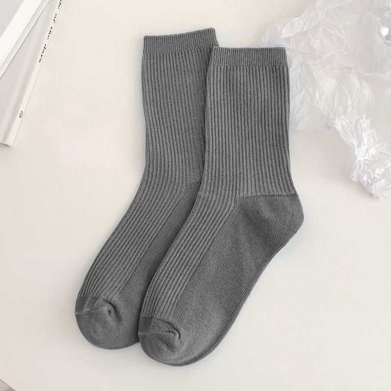 Women's Double Needle Pure Cotton Mid-Calf Socks - Solid Color, Anti-Pilling, Versatile for Spring and Autumn.
