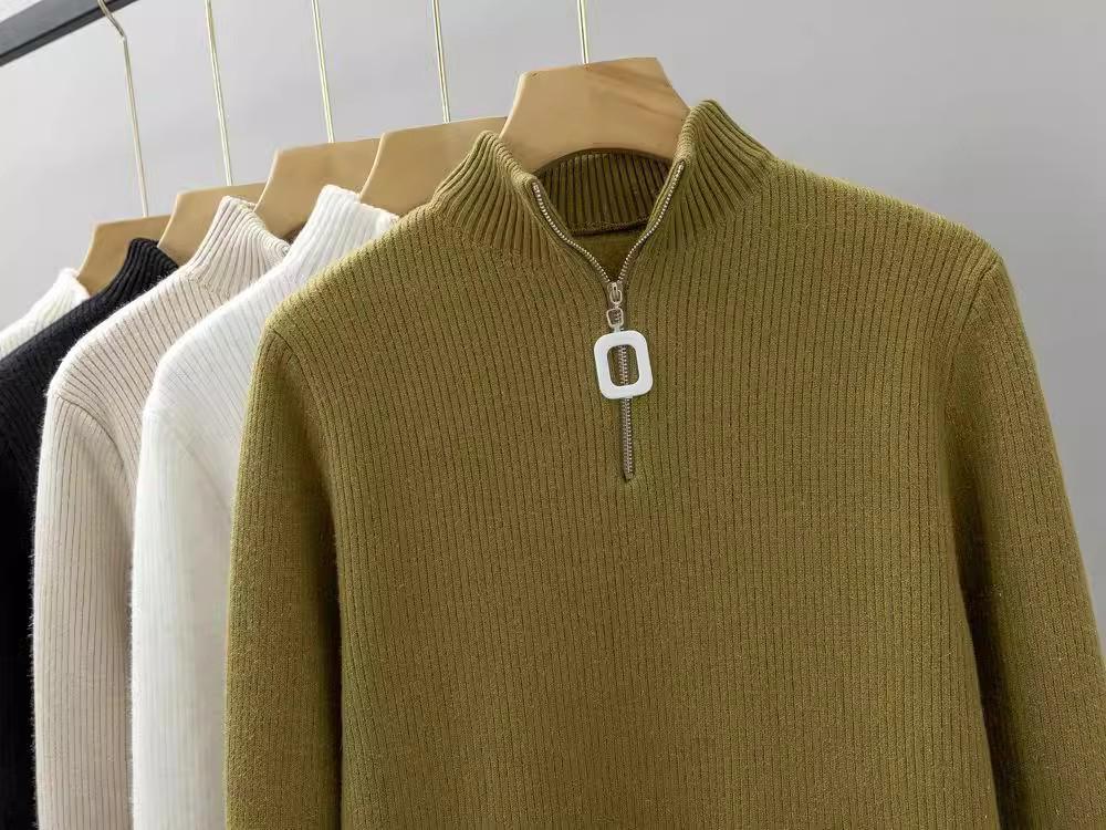 Women's Fleece-Lined One-Piece Sweater: Zip-Up Knitwear with Semi-High Neck for Autumn & Winter Layering.