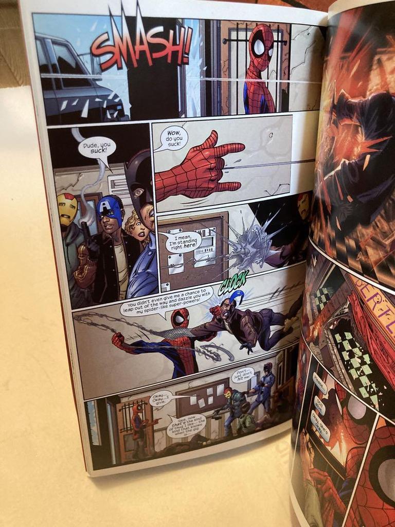 [USED] The Amazing Spider-Man Marvel Comics Foreign Book Full Color Second Edition English