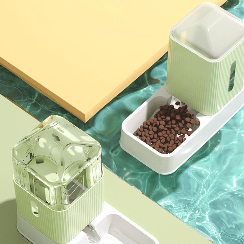 Gravity Pet Feeder and Water Dispenser Removable Fully Enclosed Waterer Feeder Dog Automatic Feeder Set for Pet 3.5L