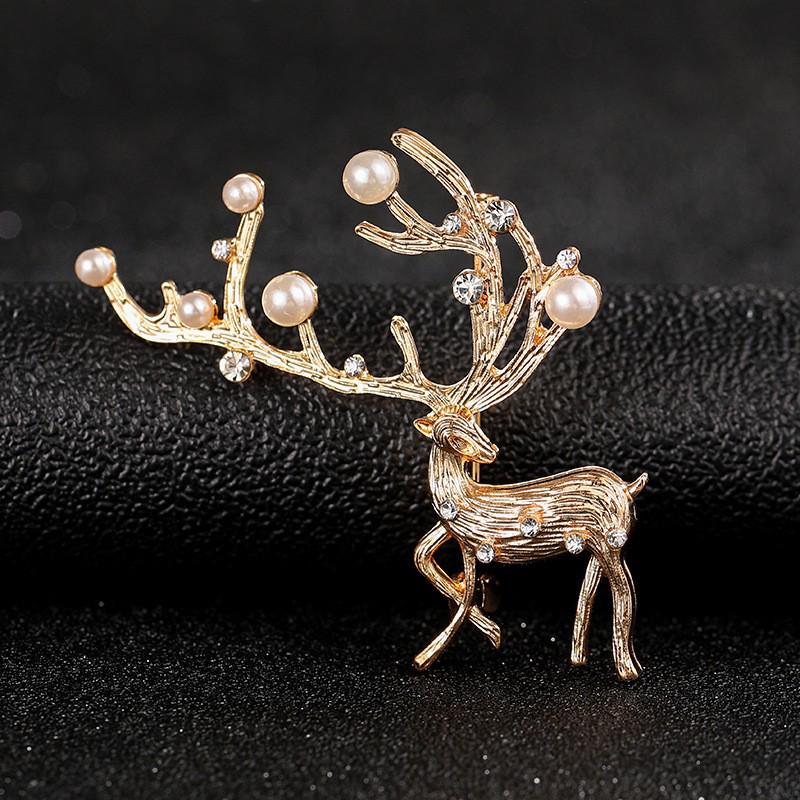 Vintage Elk Deer Head Brooch Pin - Elegant Unisex Accessory for Suits, Perfect as a Christmas Gift.
