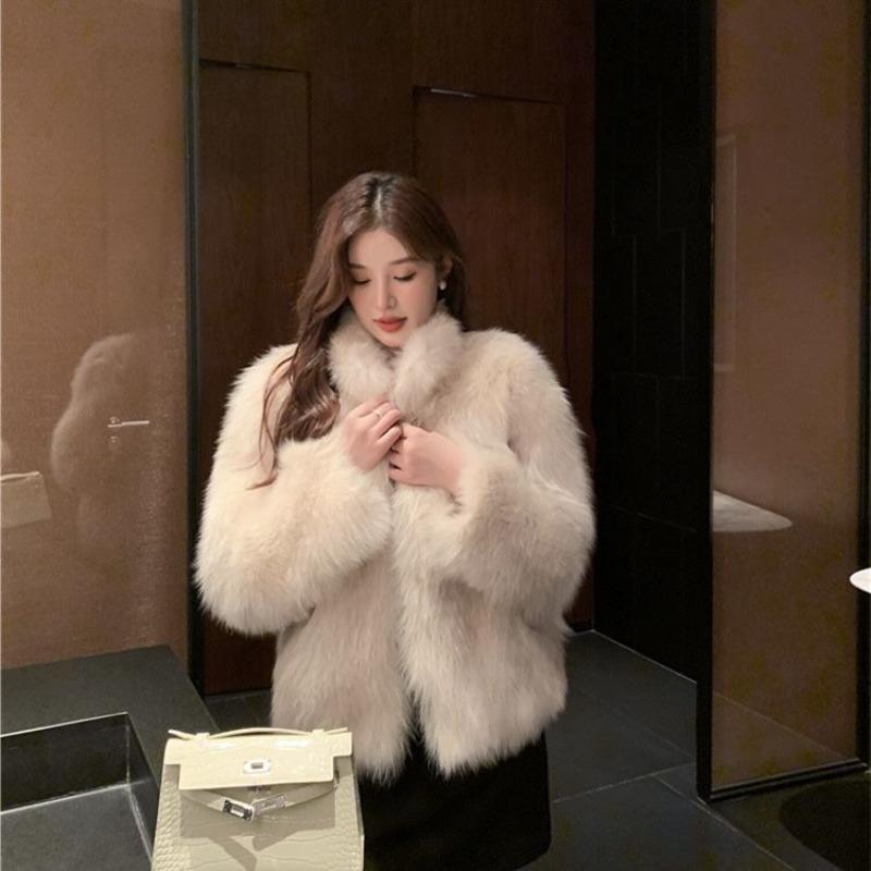 Autumn and Winter New Imitation Fox Fur Coat Fashionable Light Temperament Warm Thickened Coat