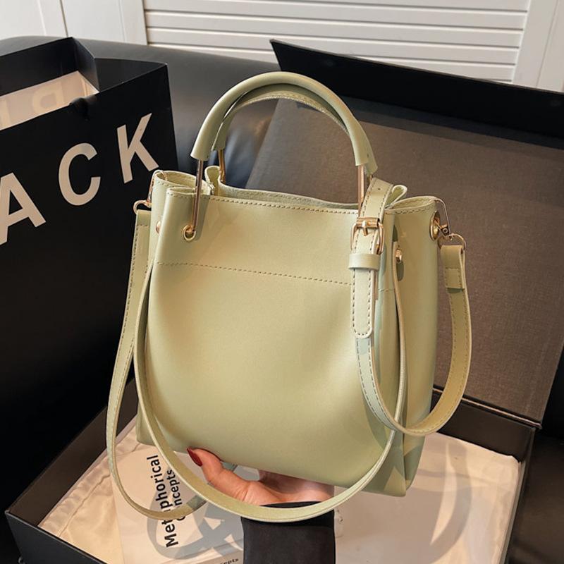 Advanced Style Armpit Tote Bag, New Fashionable and Casual Large Capacity Shoulder Bag, Versatile Women's Bag for Work and Commuting