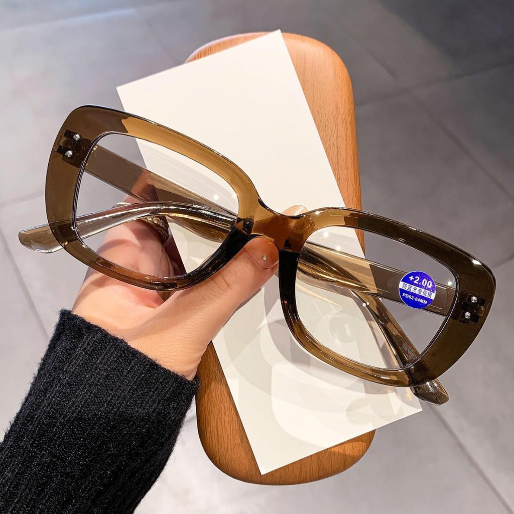 Stylish Thick Frame Blue Light Blocking Reading Glasses for Men and Women – Large Frame, Anti-Radiation, Presbyopic Protection.
