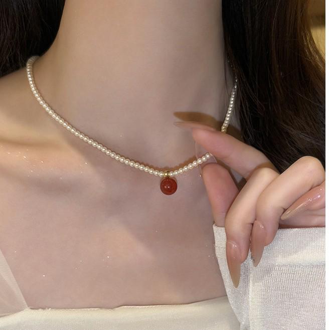 Elegant Retro Agate & Pearl Clavicle Necklace - Versatile High-End Fashion