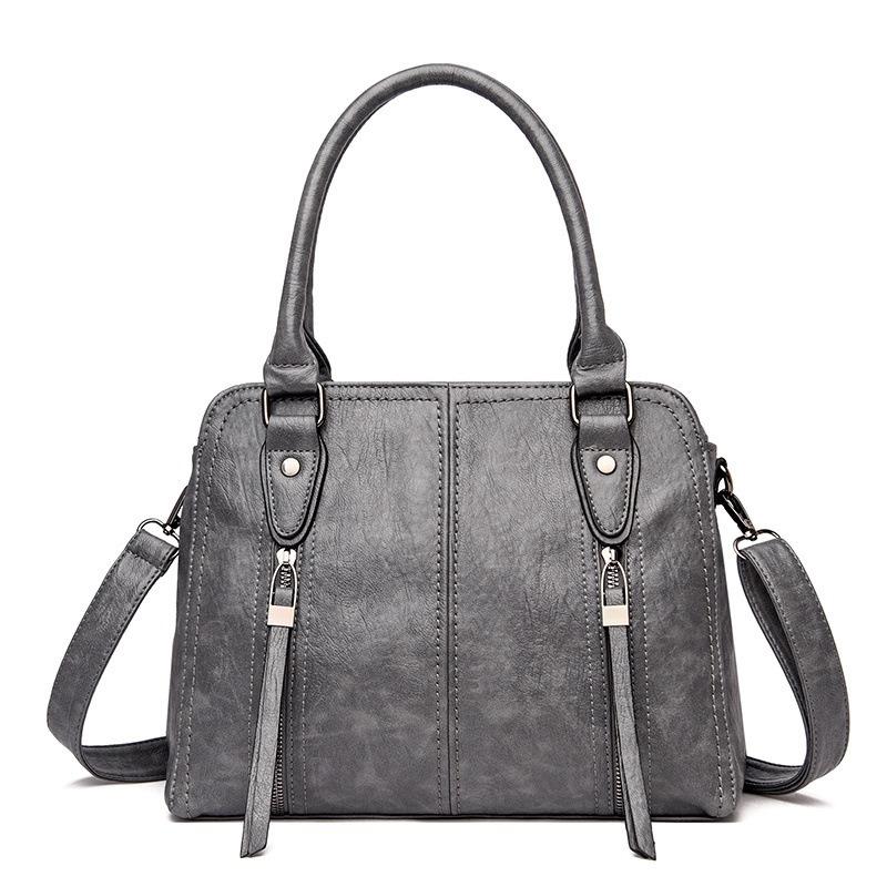 Large Capacity Commuter Tote Bag High Quality Leather Shoulder Locomotive Bag Retro Handbag Generation