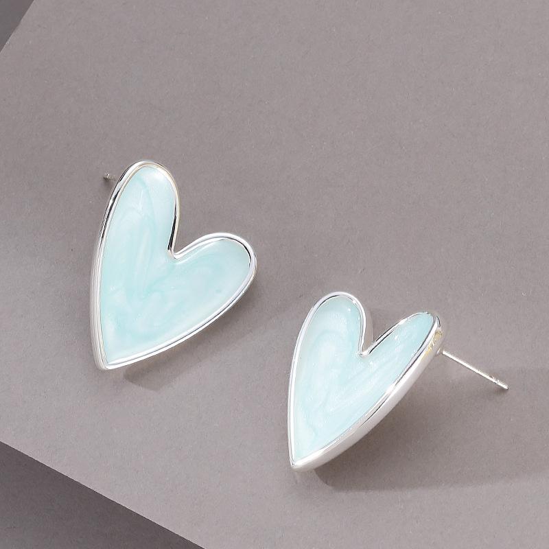 Japanese and Korean sweet temperament fairy wind playful cute irregular love stud earrings niche personality exquisite simple earrings синий