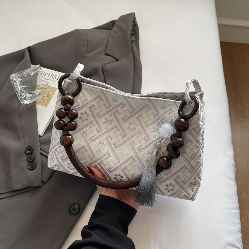 2025 Women's Embroidered Chinese-Style Shoulder Bag: Autumn/Winter Versatile Baguette
