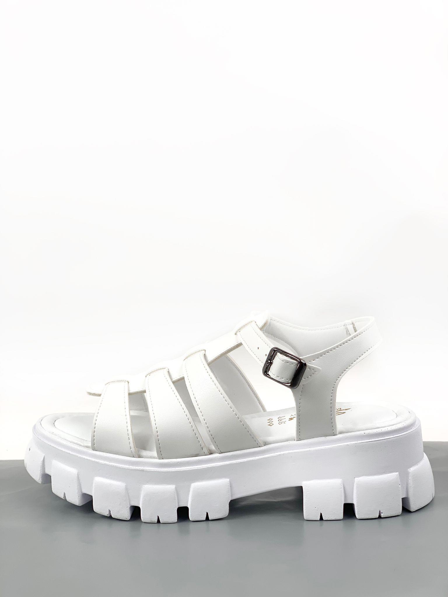 

Белые тапочки и сандалии с ремешками BAsskan Ferr 36