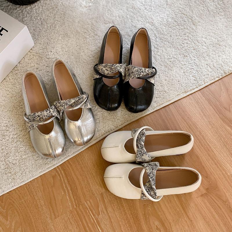 Inner height increase shallow mouth ballet single shoes women's new versatile one-pedal Mary Jane small leather shoes
