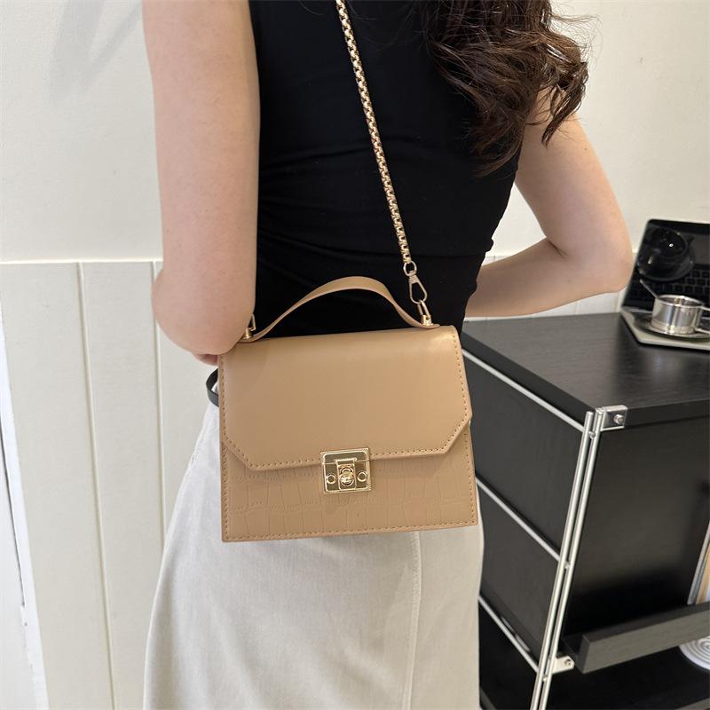Chain trend handbag casual commuter shoulder bag 2024 summer new bag women's fashion simple messenger bag