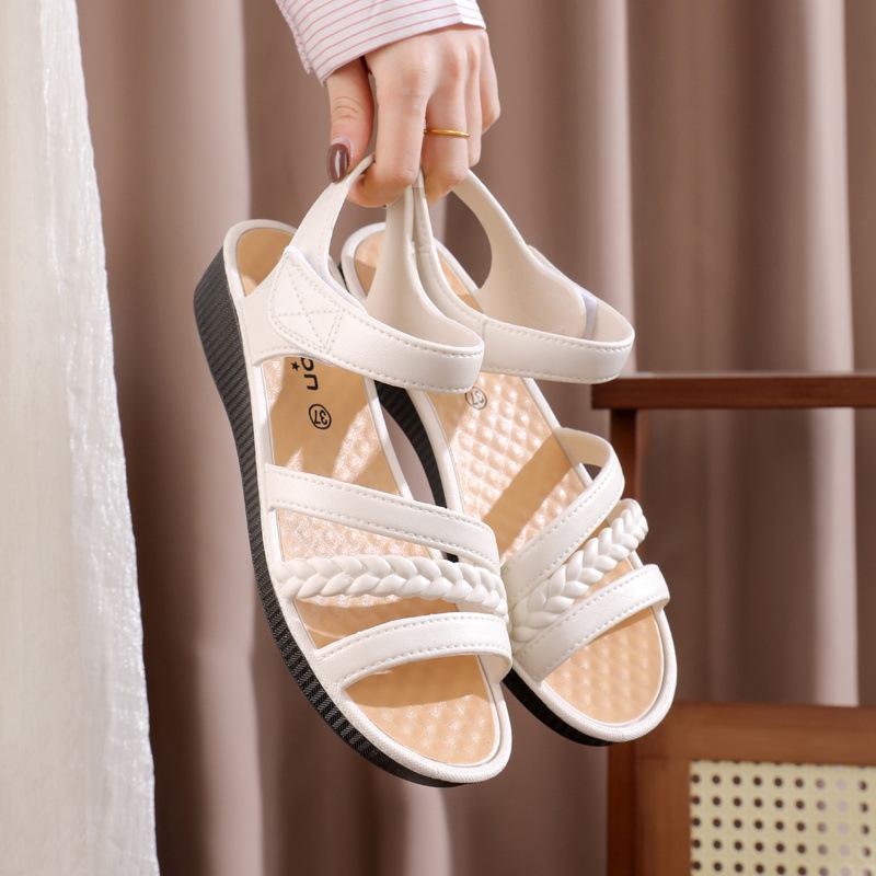 Casual and Stylish Wedge Heel Outdoor Sandals for Moms with Soft Material and Non-Slip Sole