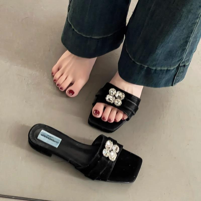 Niche Ladies One-word Cool Slippers Spring and Summer French Gemstone Rhinestone Foreign Trade Fashion Outer Wear Flat Bottom One-word Sandals Women
