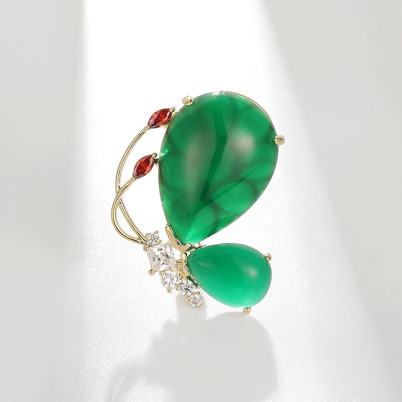 Bo Xin Yun Retro Green Agate Butterfly Brooch: Elegant Outerwear Corsage Pin