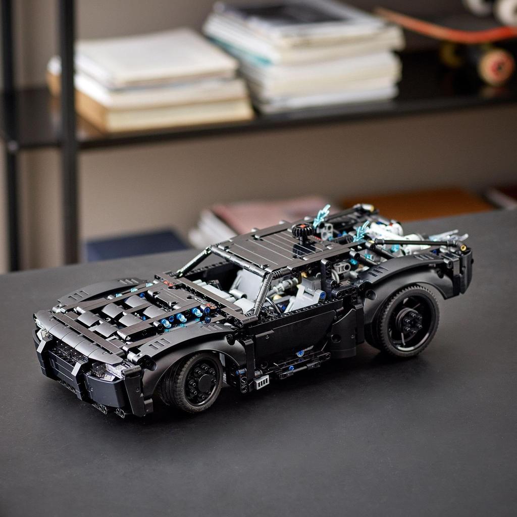 LEGO Technic Batman Batmobil 42127 Bloc de jucărie Prezent Supererou Comics americani STEM Mașină educațională Mașină Băieți de la 10 ani în sus - (TM)