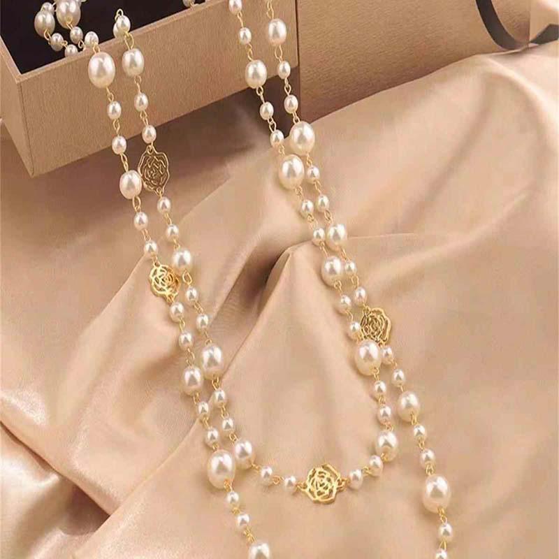 French Retro Glass Pearl Flower Necklace: Versatile High-End Sweater Chain for Women