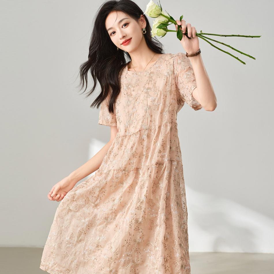 2025 Summer French Style Dress with Women's Design, Embroidered Floral Loose Skirt, Looks Thin