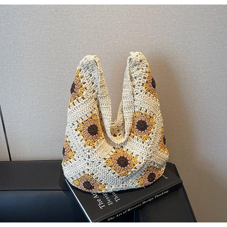Large capacity woven bag new hook flower shoulder bag hollow cotton thread beach bag vacation tote bag